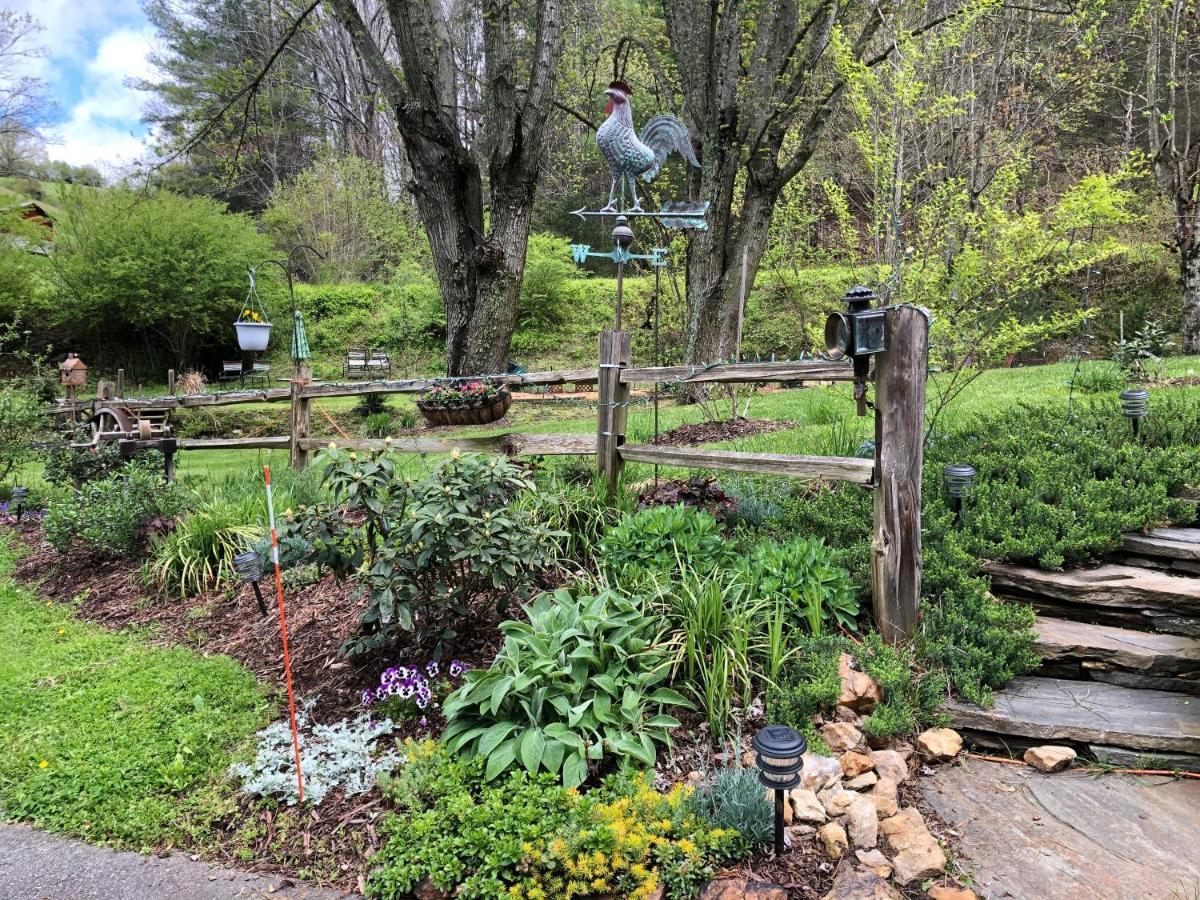 The Ashe Farm Bed & Breakfast Marshall Exterior photo
